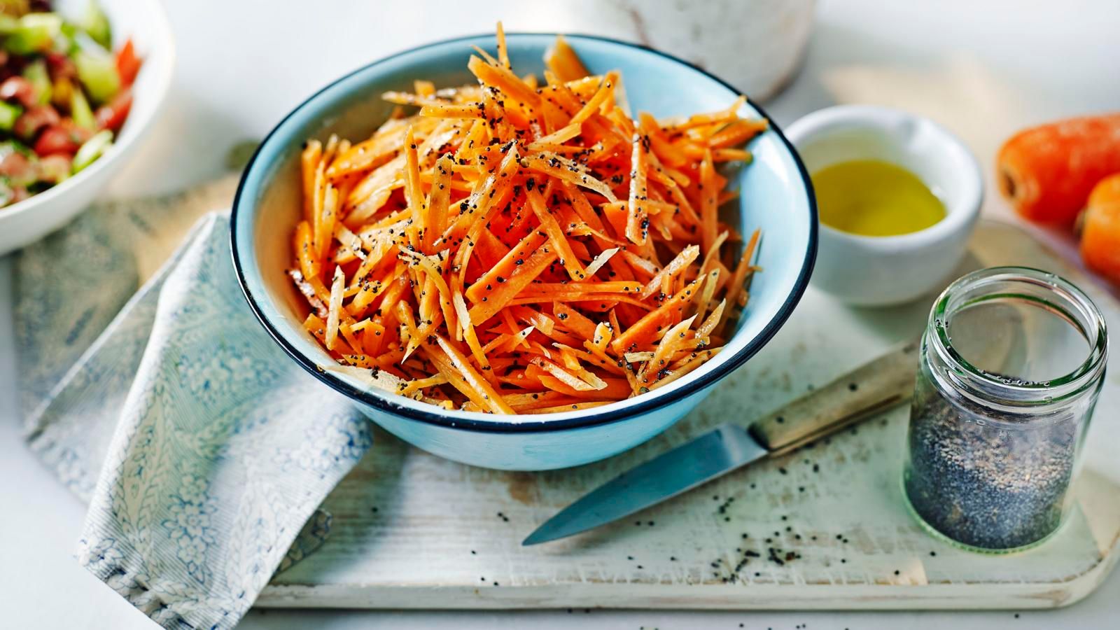 Салат из моркови и мака: рецепт