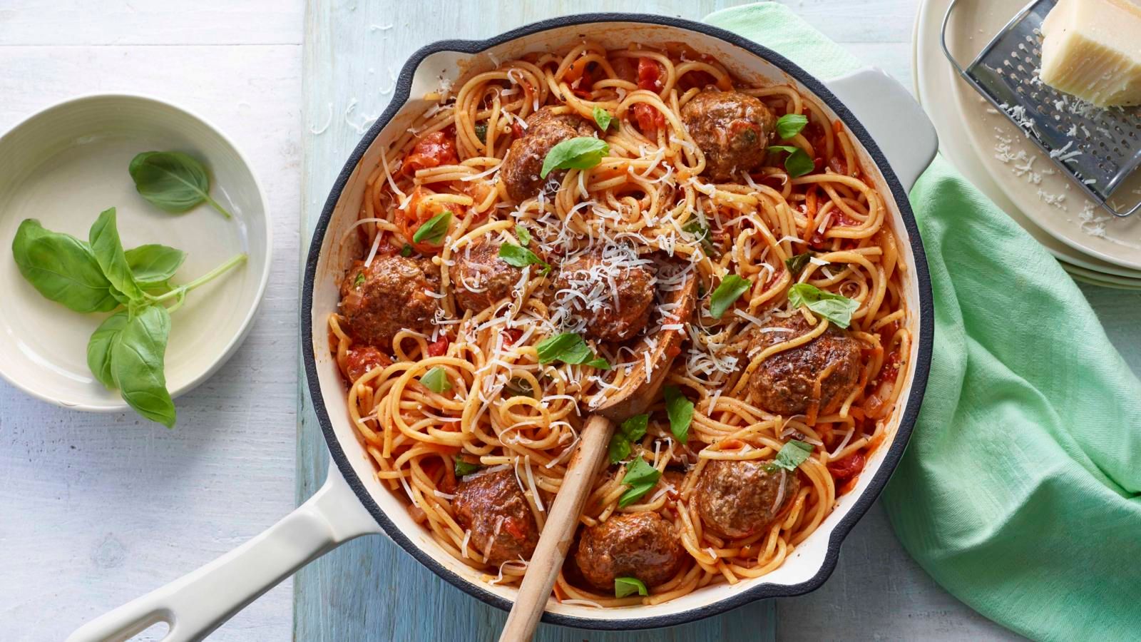 Спагетті з мітболами: рецепт