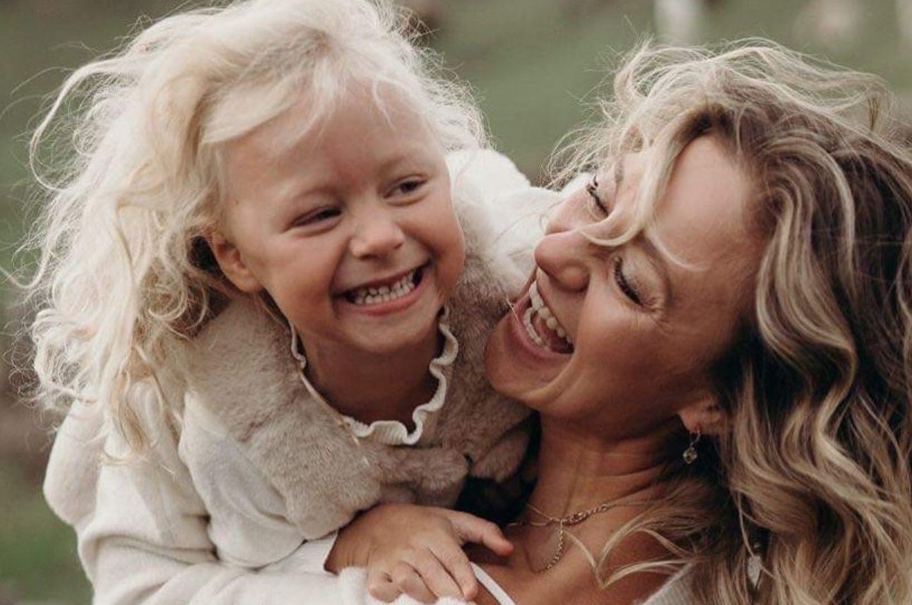 Оля Мартиновська з донькою Вірою Оля Мартиновська з донькою Вірою