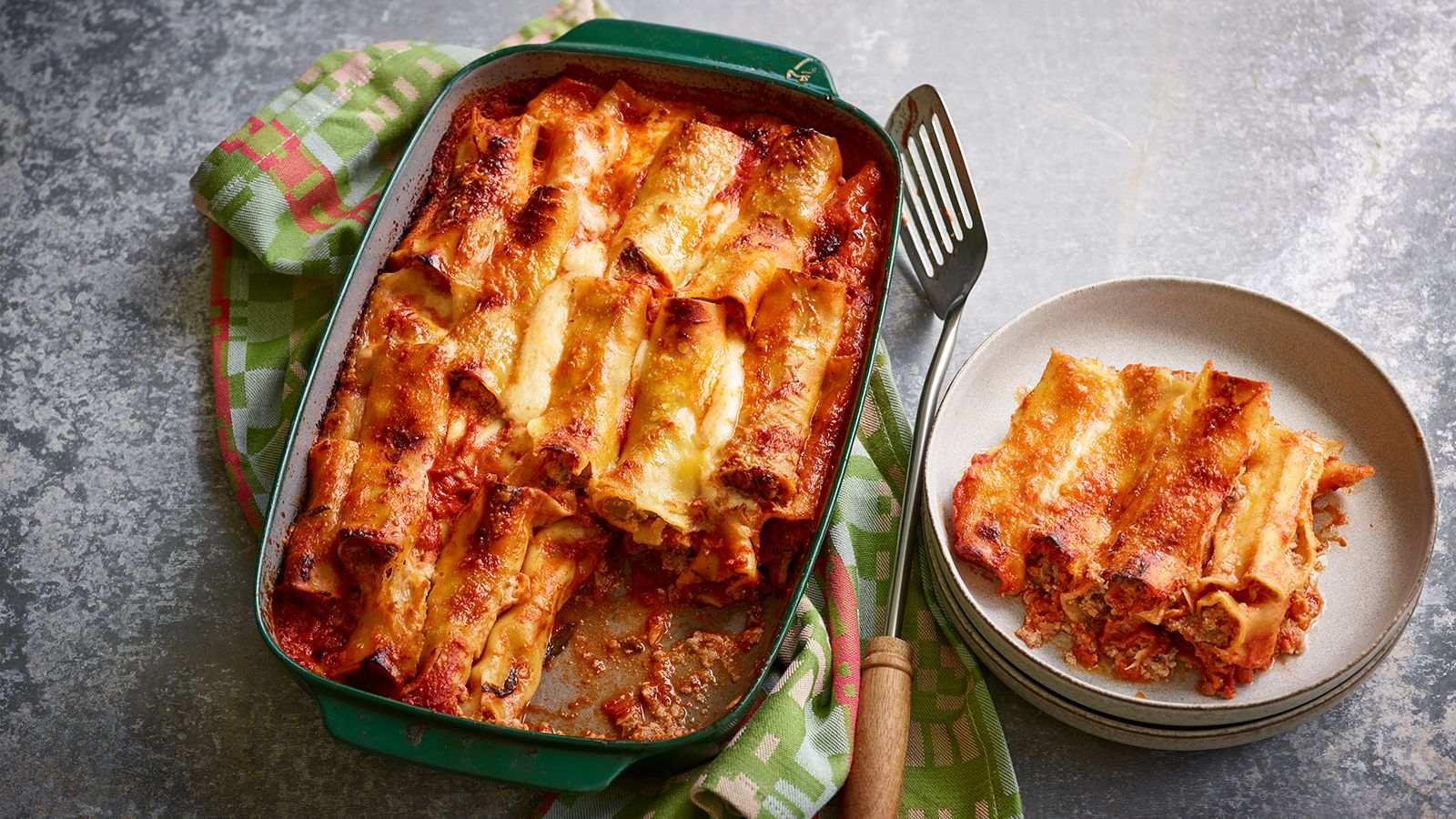 Канелоні з курятиною Канелоні з курятиною