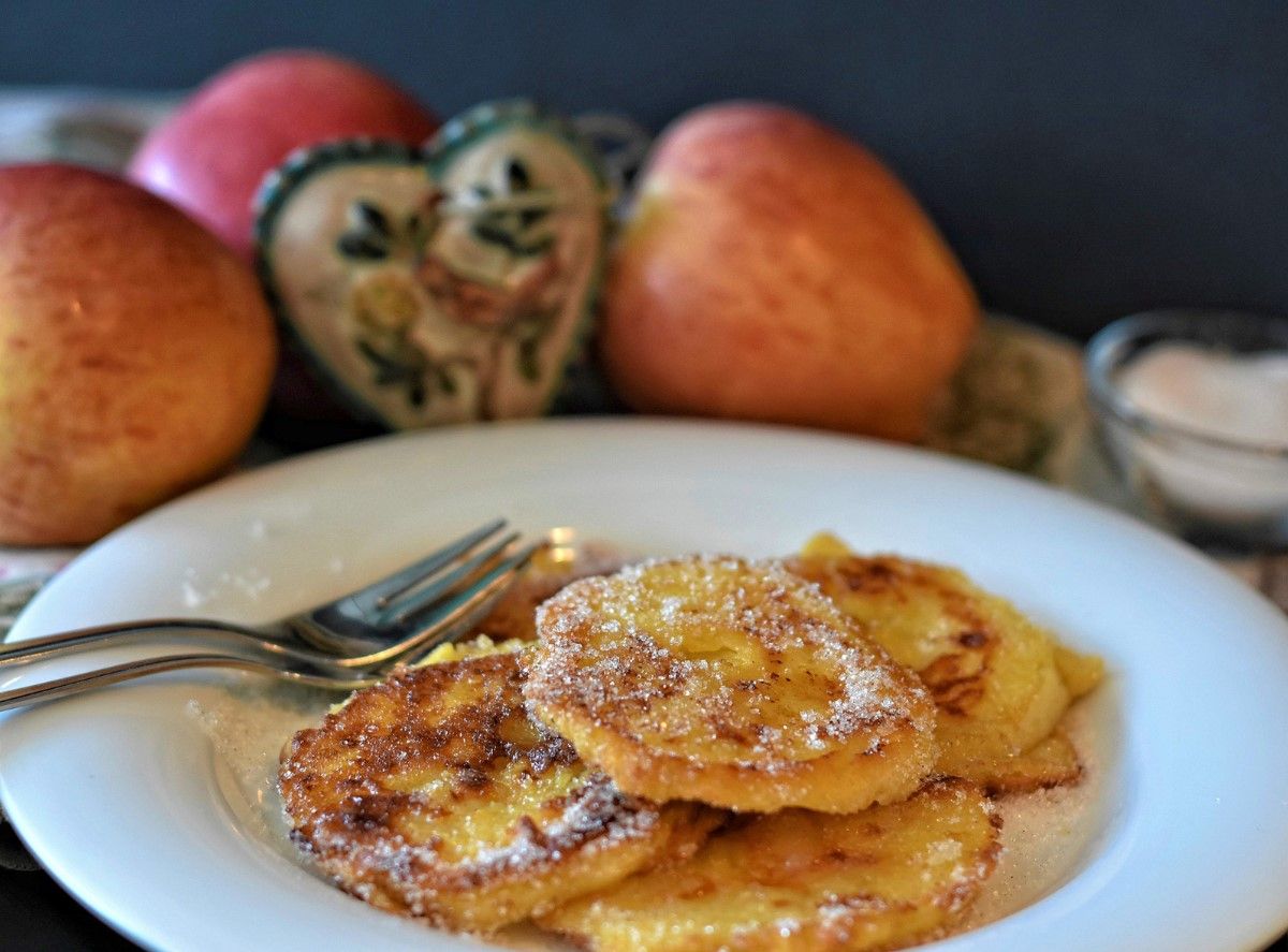 Оладьи с яблоком и бананом Оладьи с яблоком и бананом