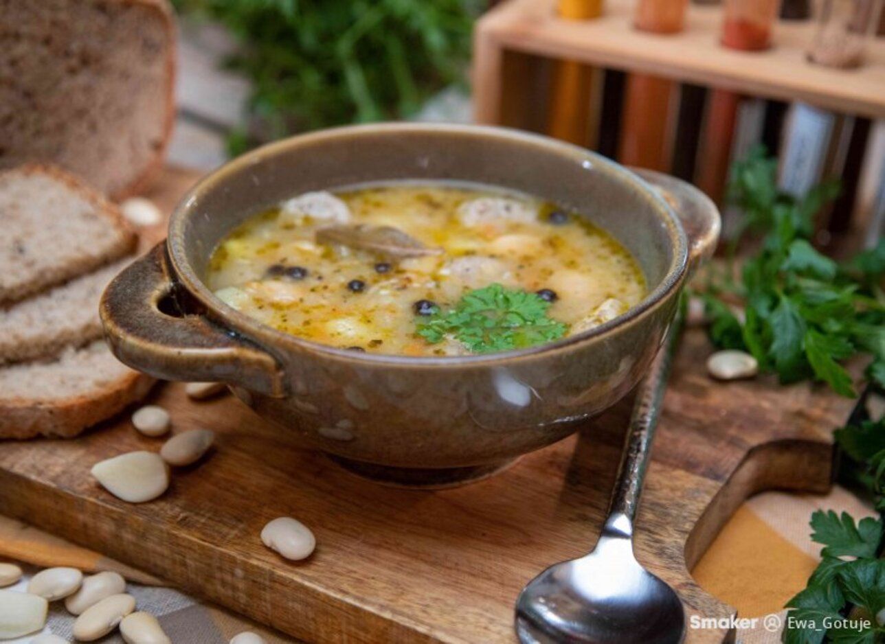 Квасолевий суп з ковбасою: рецепт