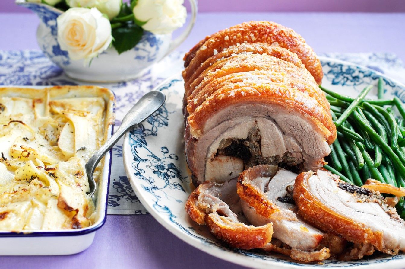 Мясной рулет с сухофруктами Мясной рулет с сухофруктами