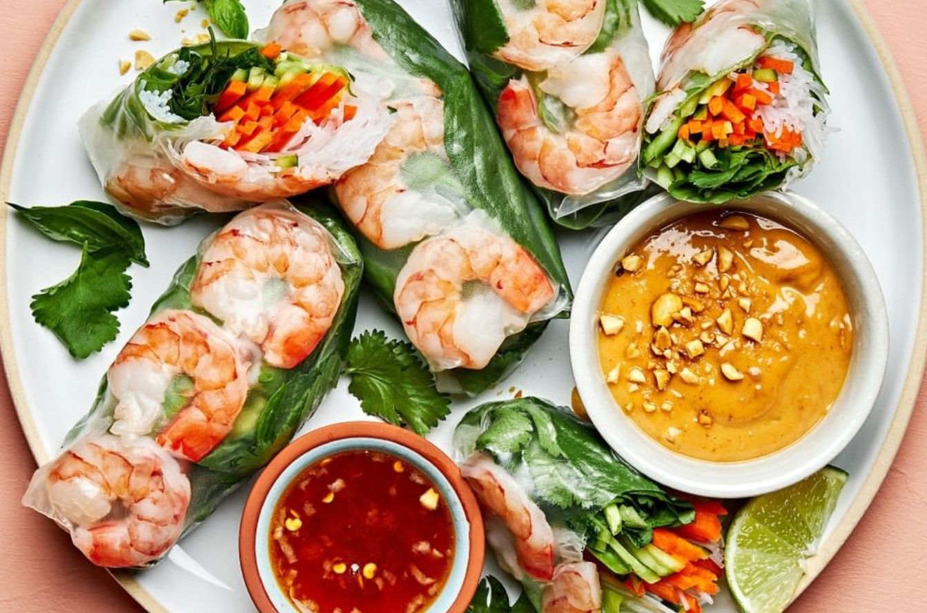 Жареные спринг-роллы с креветками Жареные спринг-роллы с креветками