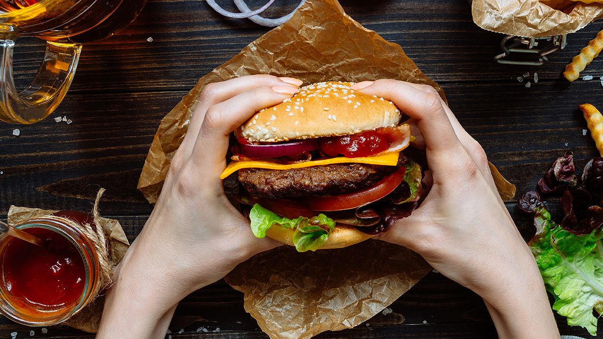 Невероятно вкусные: 3 рецепта бургеров на мангале, которые могут заменить шашлык Невероятно вкусные: 3 рецепта бургеров на мангале, которые могут заменить шашлык