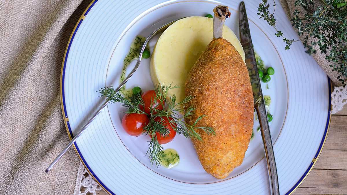 Котлеты по-киевски из куриных голеней - рецепт ко Дню Киева - Новости Вкусно