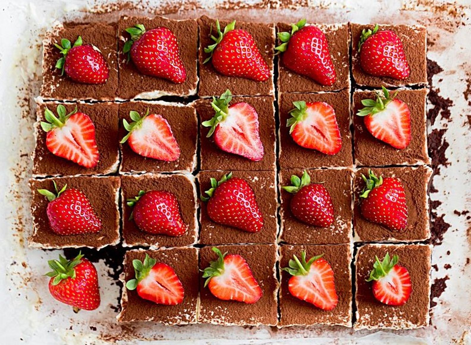 Шоколадный торт с клубникой: рецепт Шоколадный торт с клубникой: рецепт