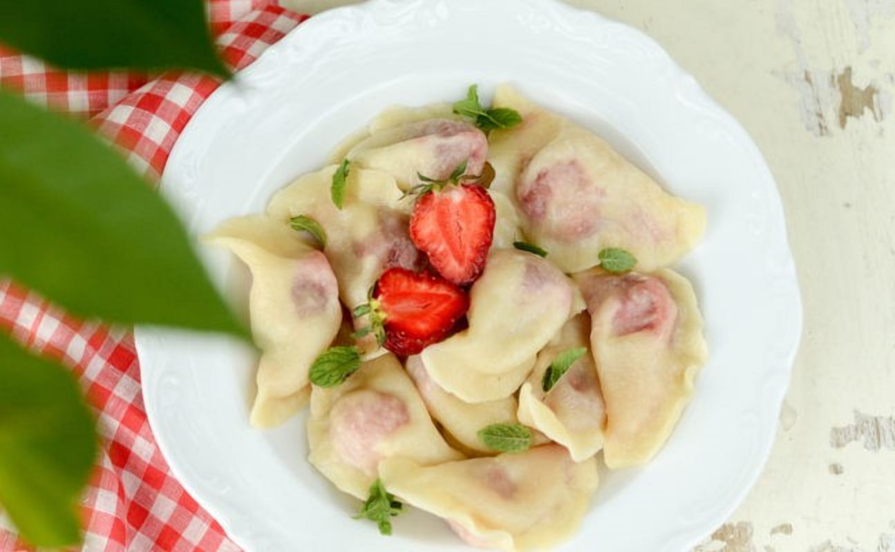 Вареники з полуницею: рецепт Вареники з полуницею: рецепт