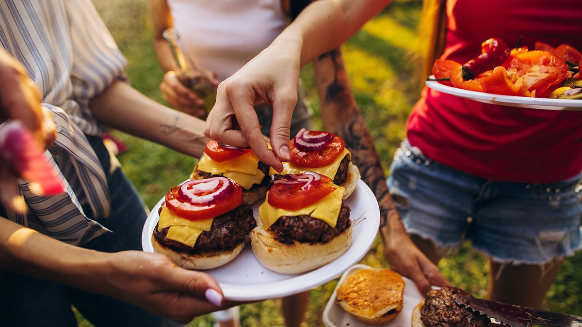 Готовим гамбургер по классическому рецепту Готовим гамбургер по классическому рецепту