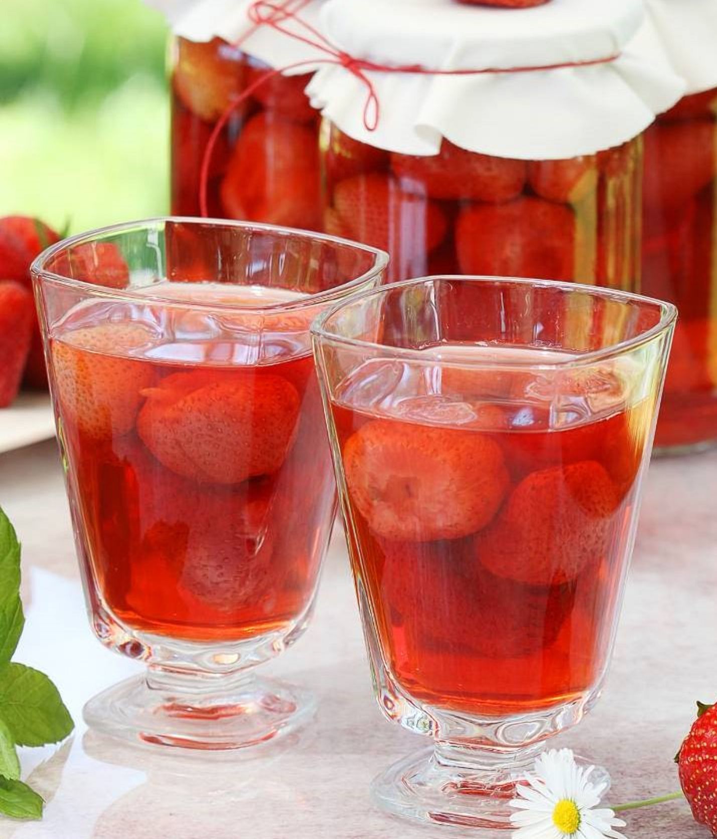 Компот из клубники: рецепт Компот из клубники: рецепт