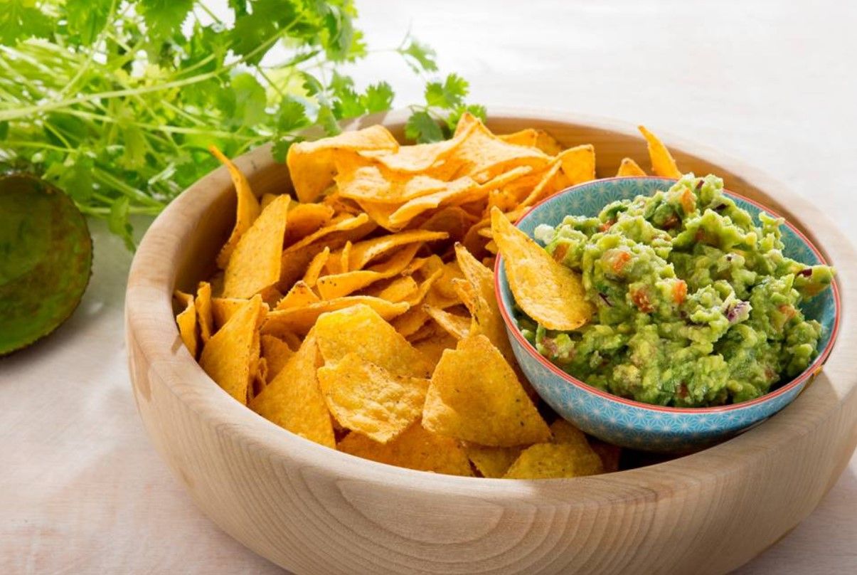 Гуакамоле с чипсами Гуакамоле с чипсами