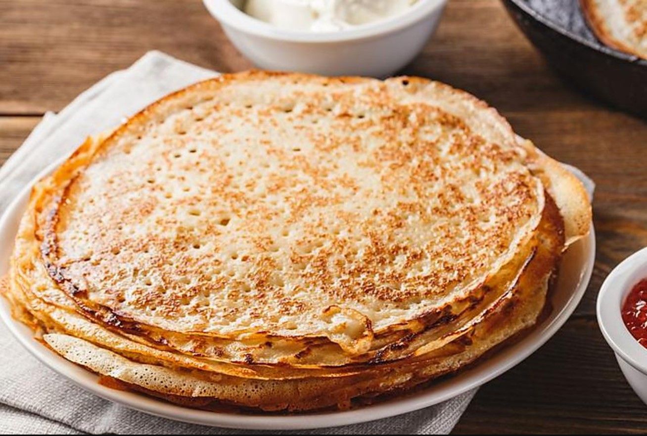 Тонкі млинці без молока – рецепт на воді - Новини Смачно Тонкі млинці без молока – рецепт на воді - Новини Смачно