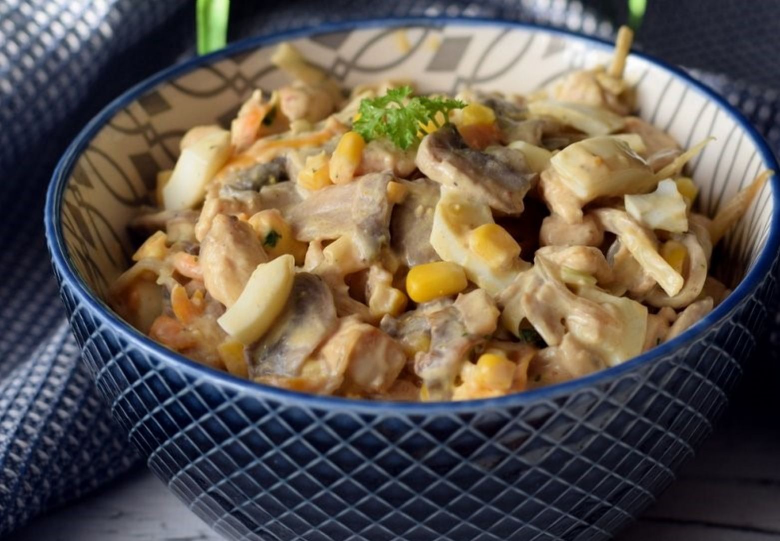 Салат з куркою та шампіньйонами: рецепт Салат з куркою та шампіньйонами: рецепт