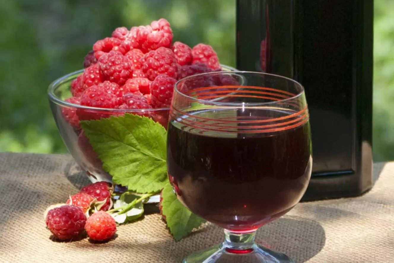 Малинове вино Малинове вино