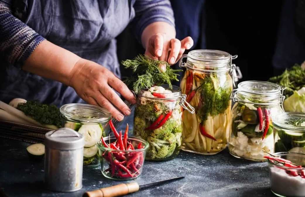 Популярные закрутки на зиму – что приготовить из овощей на закуску -  Новости Вкусно