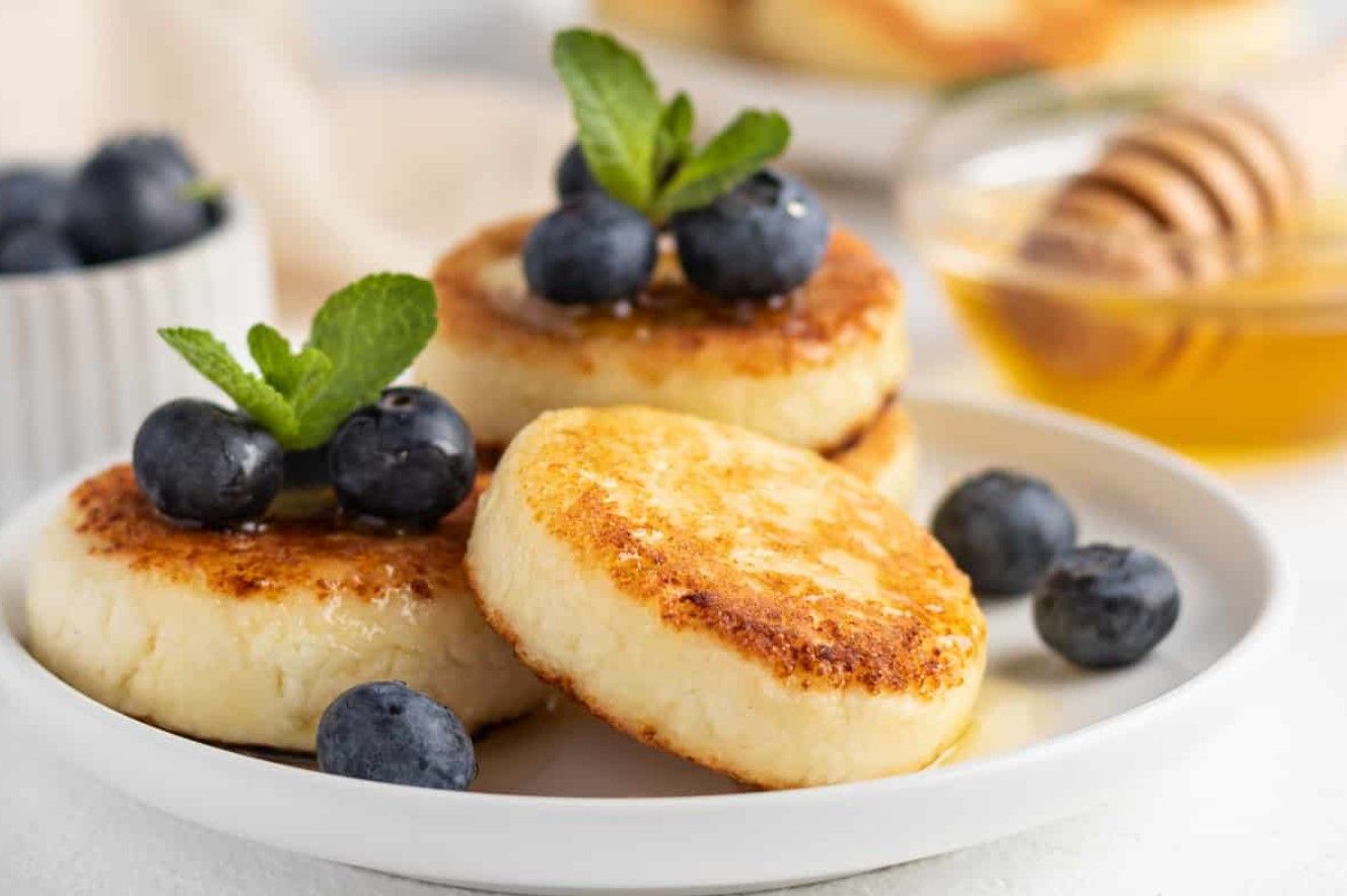 Сырники с изюмом Сырники с изюмом