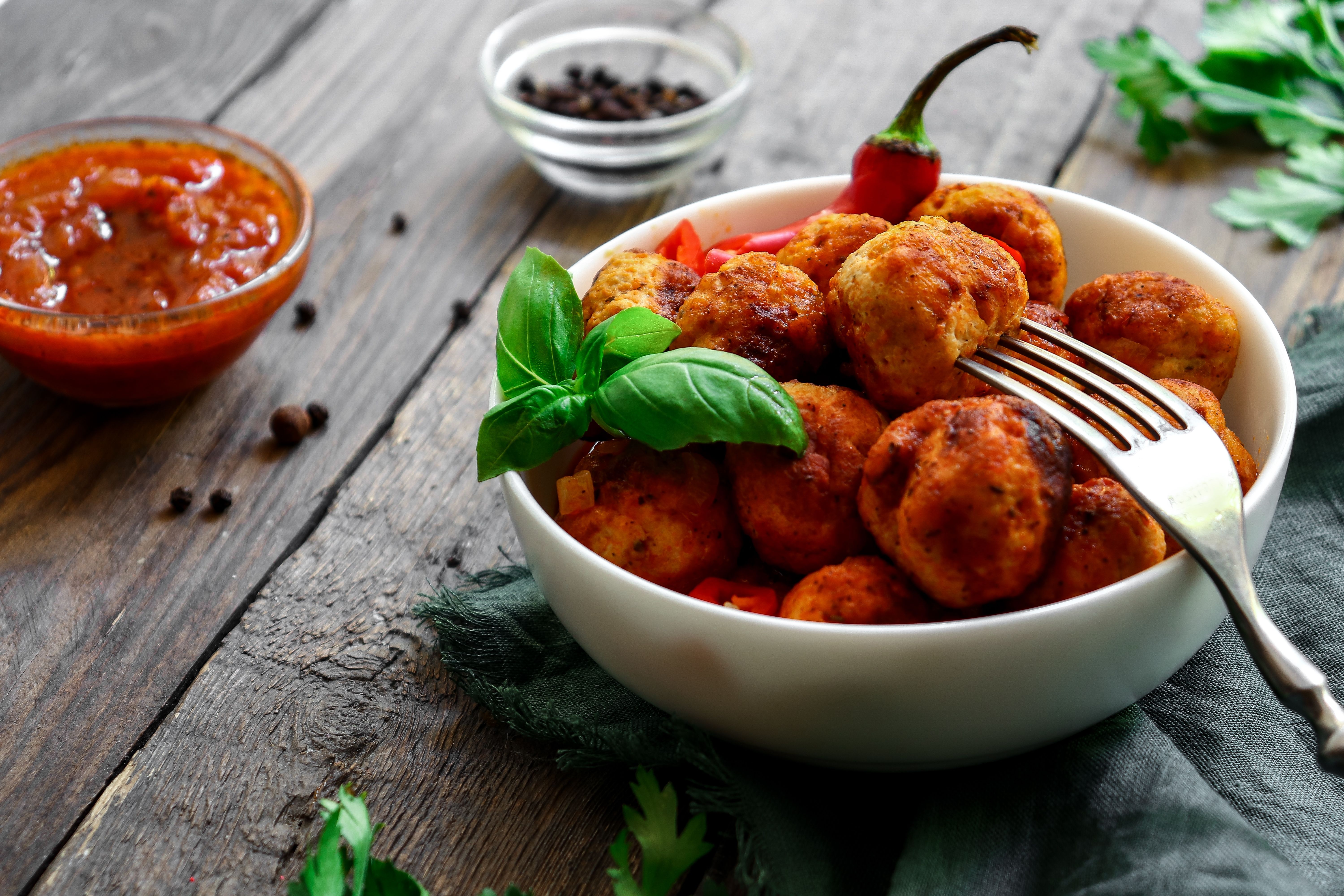 Фрикадельки в томатном соусе Фрикадельки в томатном соусе