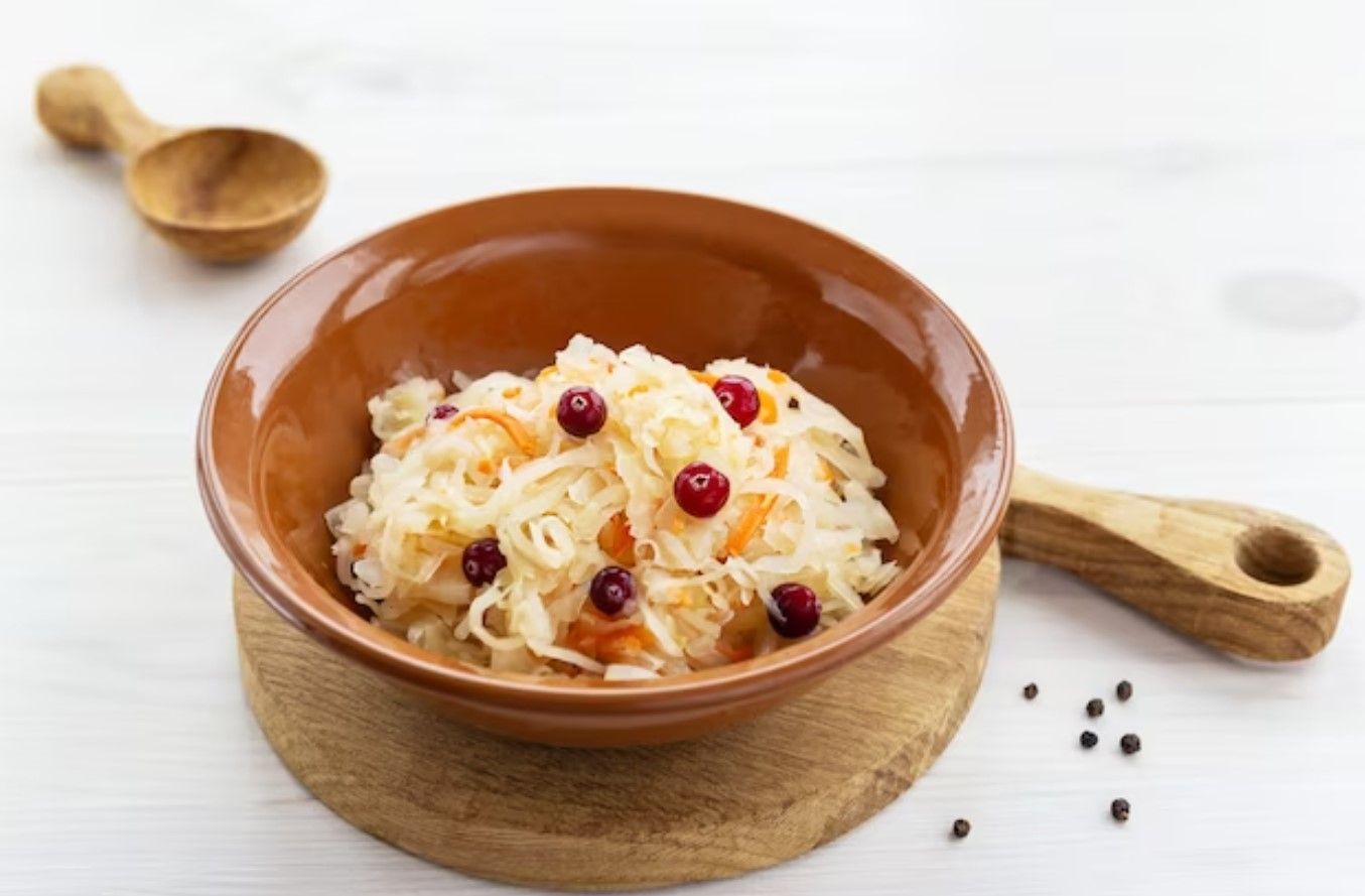 Квашеная капуста с клюквой - приготовьте просто по проверенному рецепту - Новости Вкусно Квашеная капуста с клюквой - приготовьте просто по проверенному рецепту - Новости Вкусно