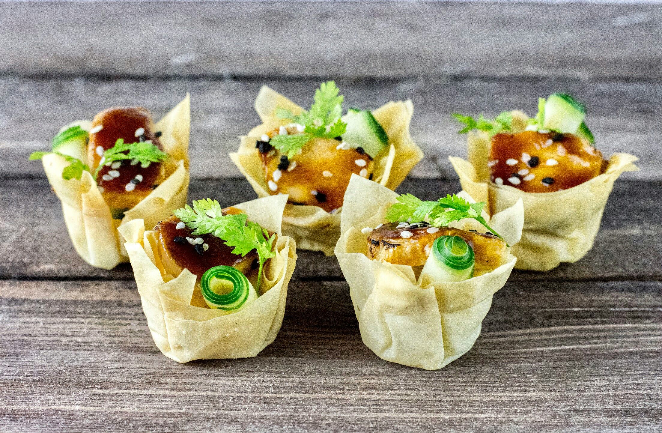 Идеи закусок на Новый год – подборка рецептов тарталеток с тунцом за 10 минут - Новости Вкусно Идеи закусок на Новый год – подборка рецептов тарталеток с тунцом за 10 минут - Новости Вкусно