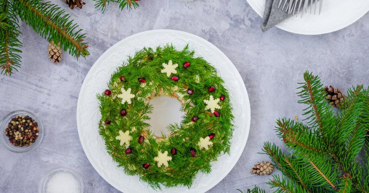 Салат Новорічний вінок - приготуйте святкову страву за покроковим рецептом - Новини Смачно