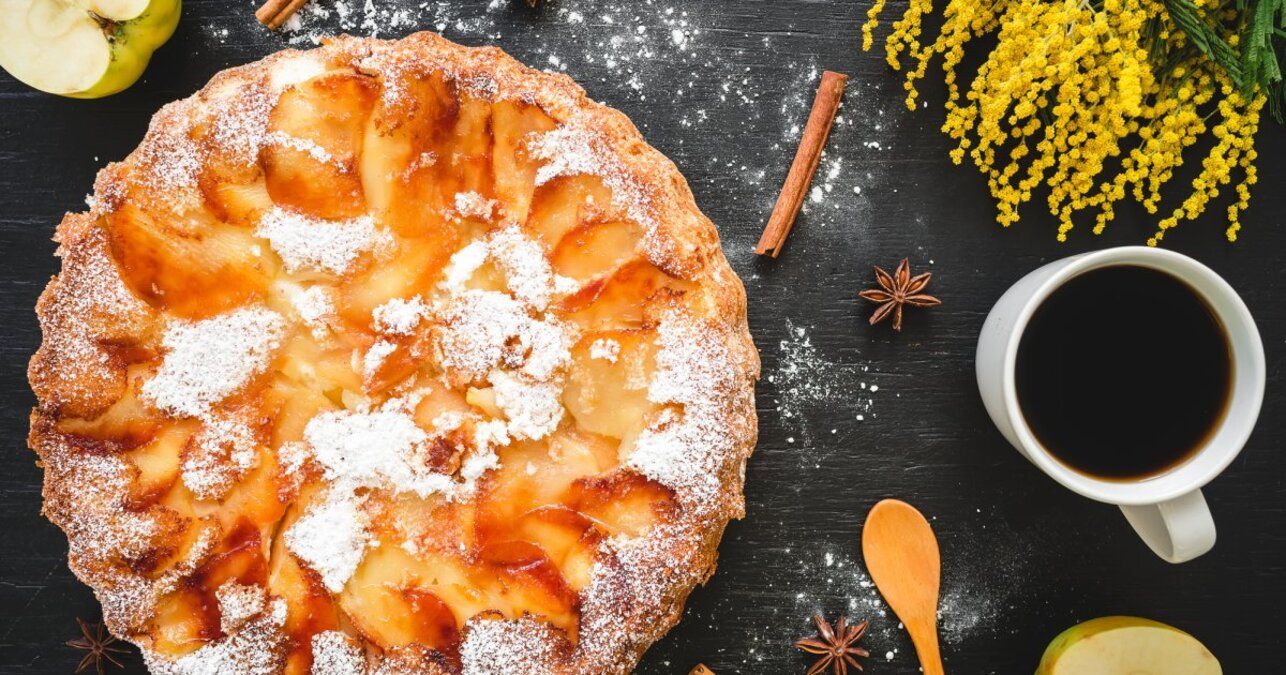 Шарлотка без яиц и молока – приготовьте постную, бюджетную выпечку – проверенный рецепт - Новости Вкусно Шарлотка без яиц и молока – приготовьте постную, бюджетную выпечку – проверенный рецепт - Новости Вкусно