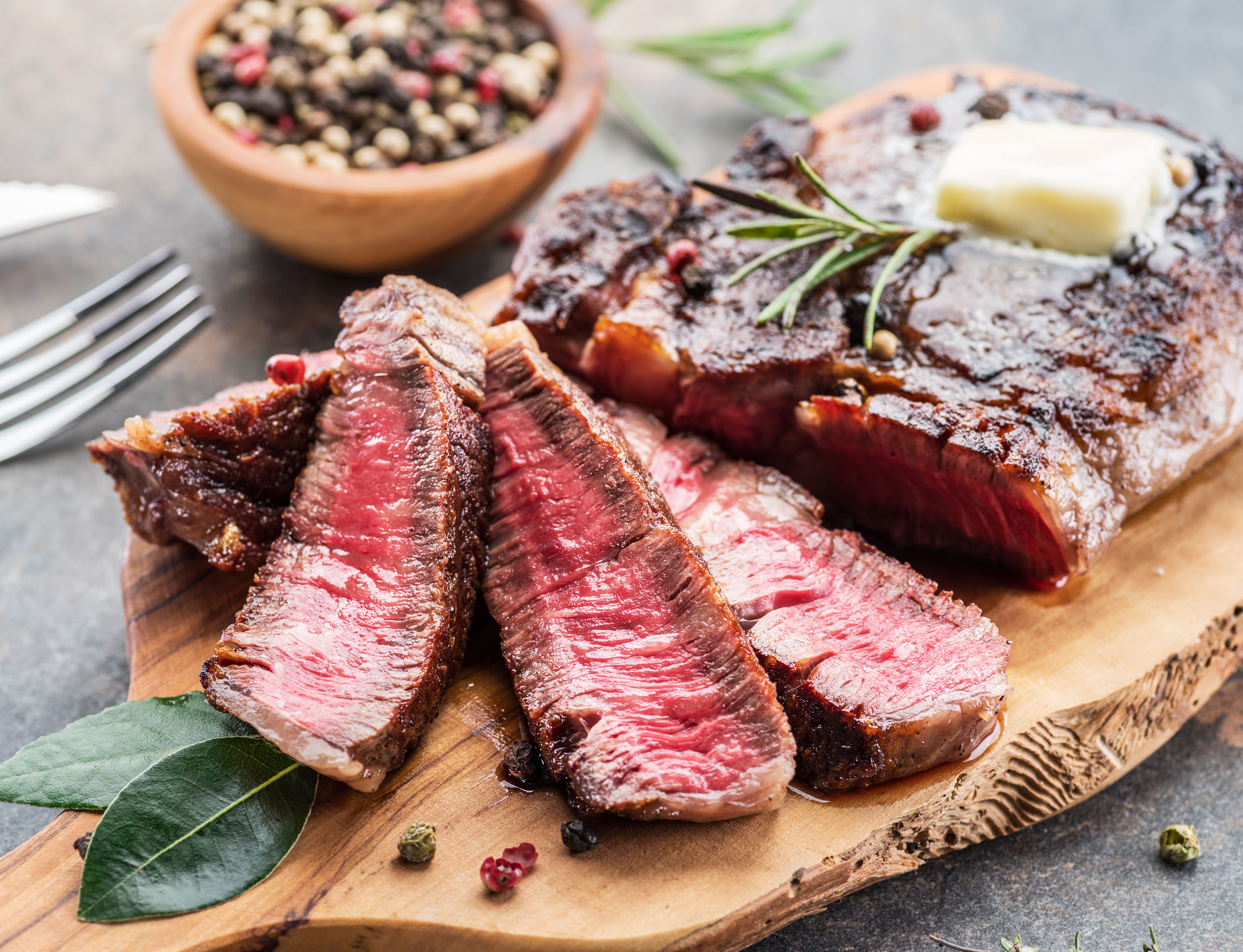 Як готувати яловичий стейк - секрети приготування смачного м'яса на пательні - Новини Смачно