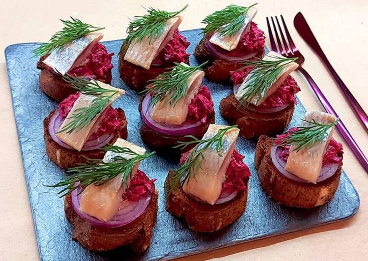 Закуска с сельдью - как приготовить аналог Шубы - пошаговый рецепт - Новости Закуска с сельдью - как приготовить аналог Шубы - пошаговый рецепт - Новости