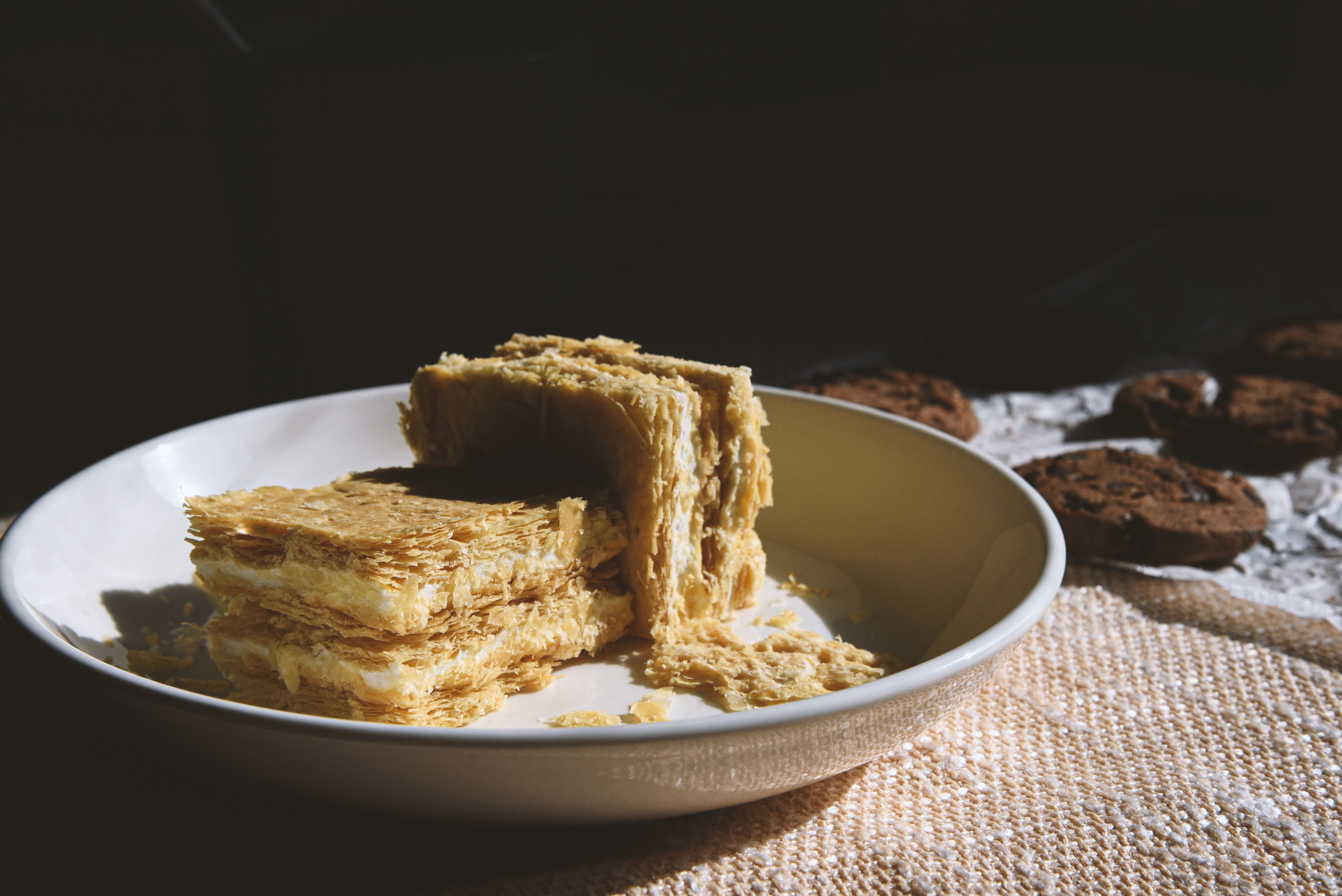 Наполеон – рецепт вкусного праздничного торта – приготовьте на Рождество - Новости Вкусно Наполеон – рецепт вкусного праздничного торта – приготовьте на Рождество - Новости Вкусно