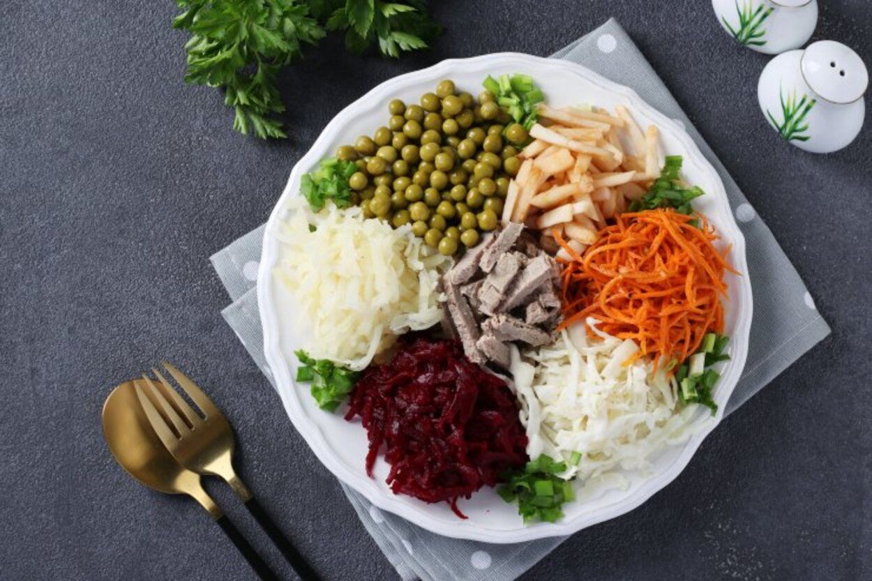 Салат з буряком і телятиною - приготуйте салат Бейжа - простий рецепт - Новини Смачно