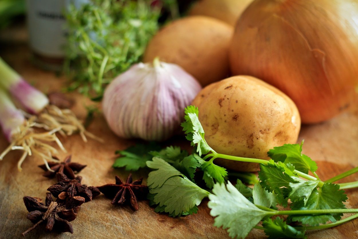 Что приготовить из картофеля - рецепт вареного картофеля со сливками и чесноком - Новости Вкусно
