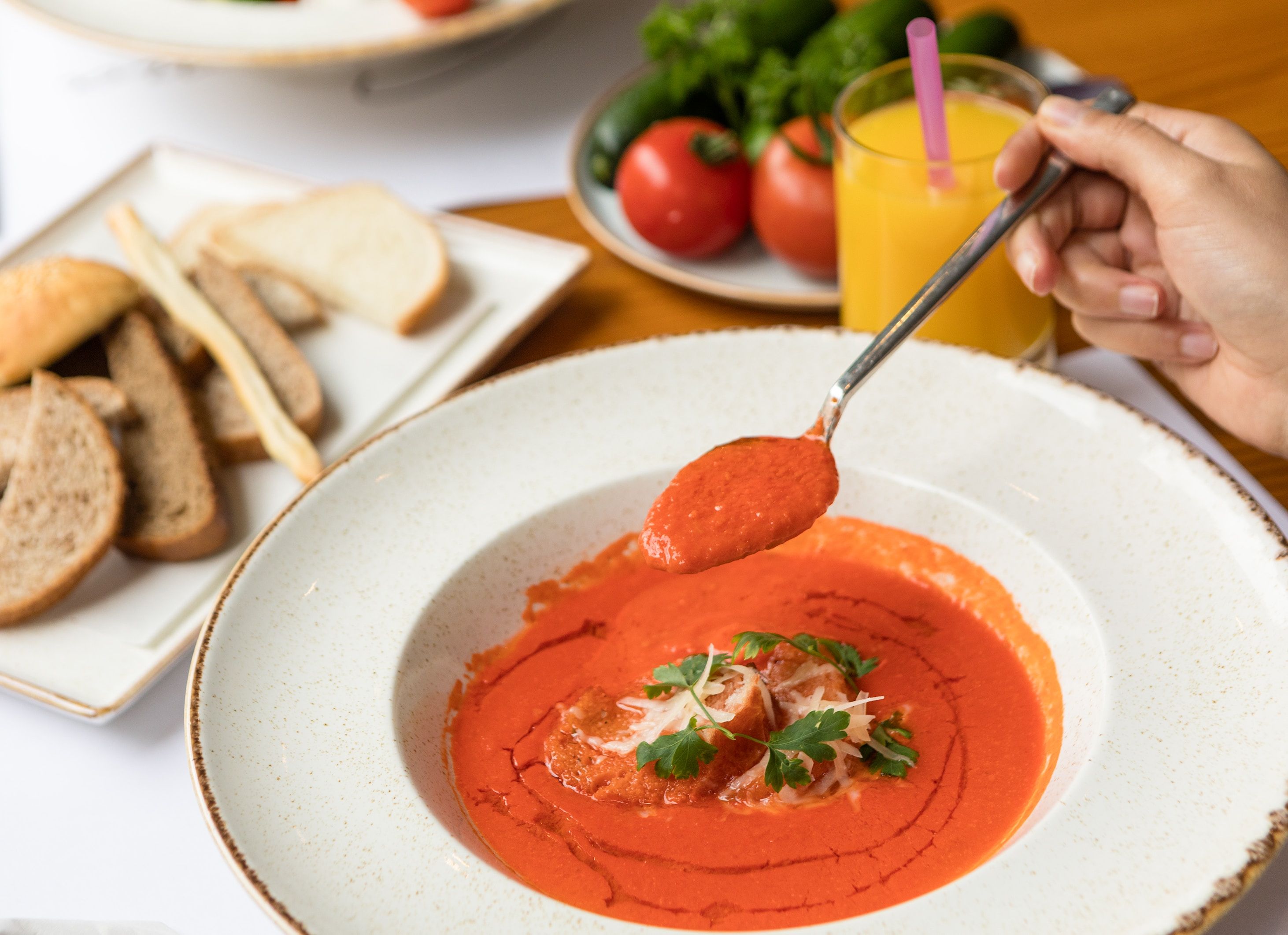 Томатный суп за 15 минут - приготовьте помидорный суп - рецепт Джейми Оливера - Новости Вкусно