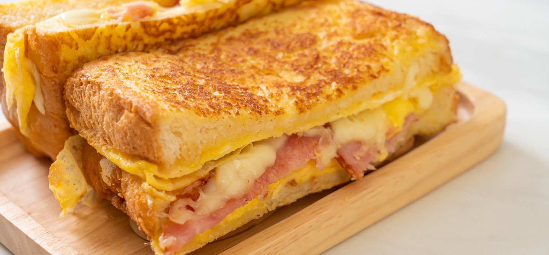 Сэндвич с яйцом – приготовьте быстрый завтрак – простой рецепт - Новости Вкусно Сэндвич с яйцом – приготовьте быстрый завтрак – простой рецепт - Новости Вкусно