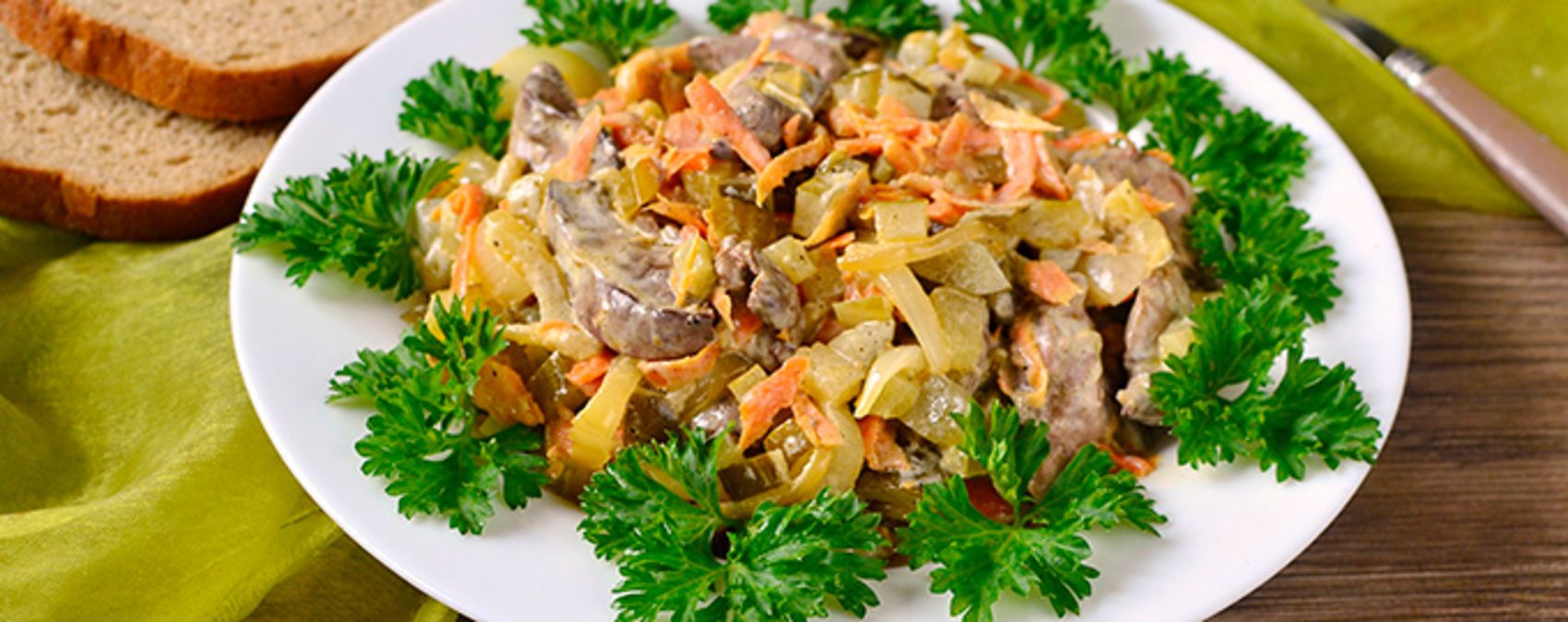 Салат с куриной печенью - приготовьте просто - рецепт с солеными огурцами - Новости Вкусно
