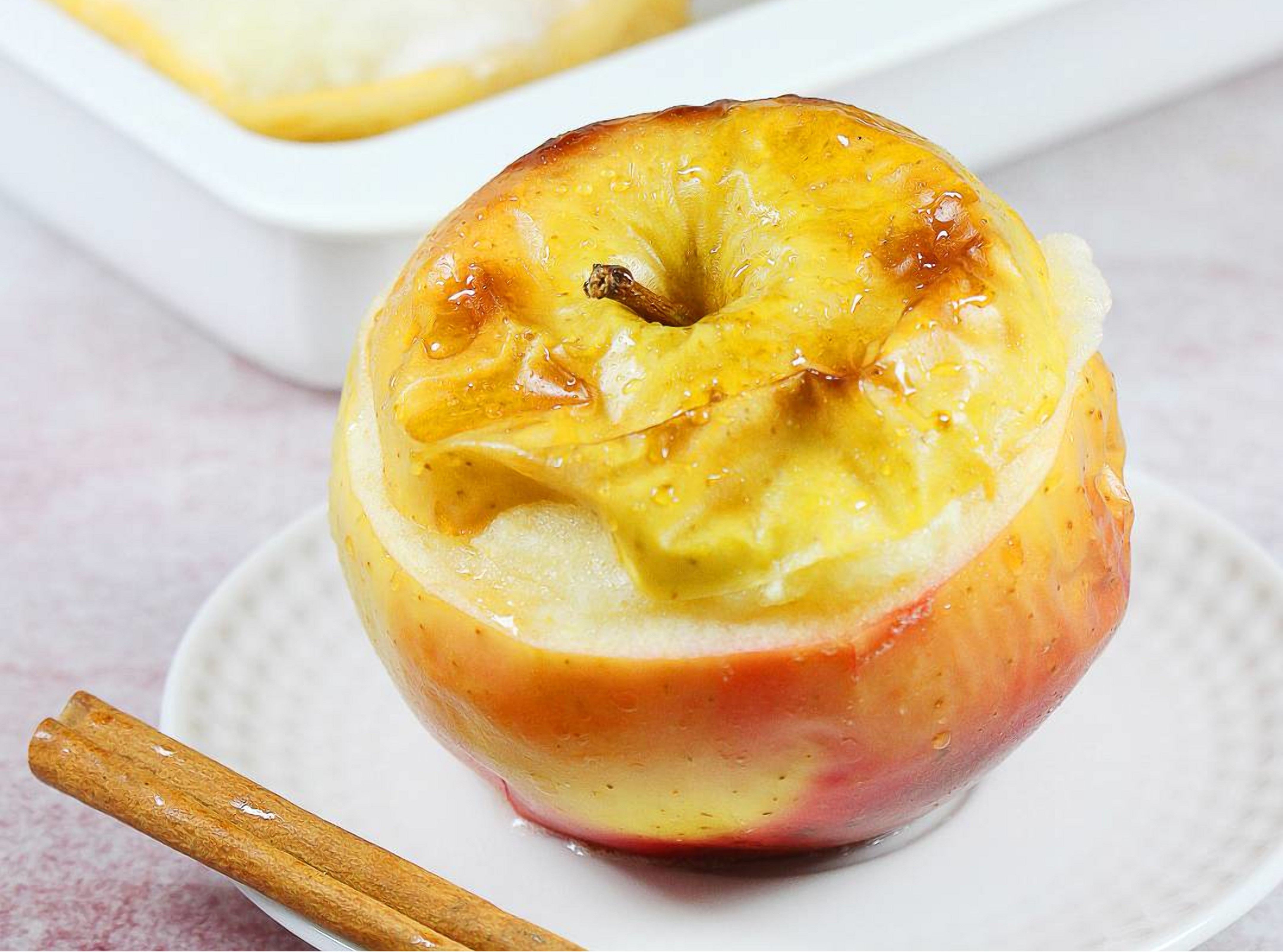 Печені яблука: рецепт