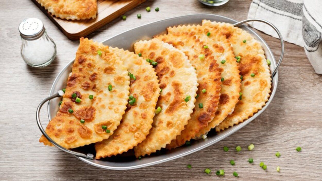 Как делать чебуреки – приготовьте классические – проверенный рецепт - Новости Вкусно Как делать чебуреки – приготовьте классические – проверенный рецепт - Новости Вкусно