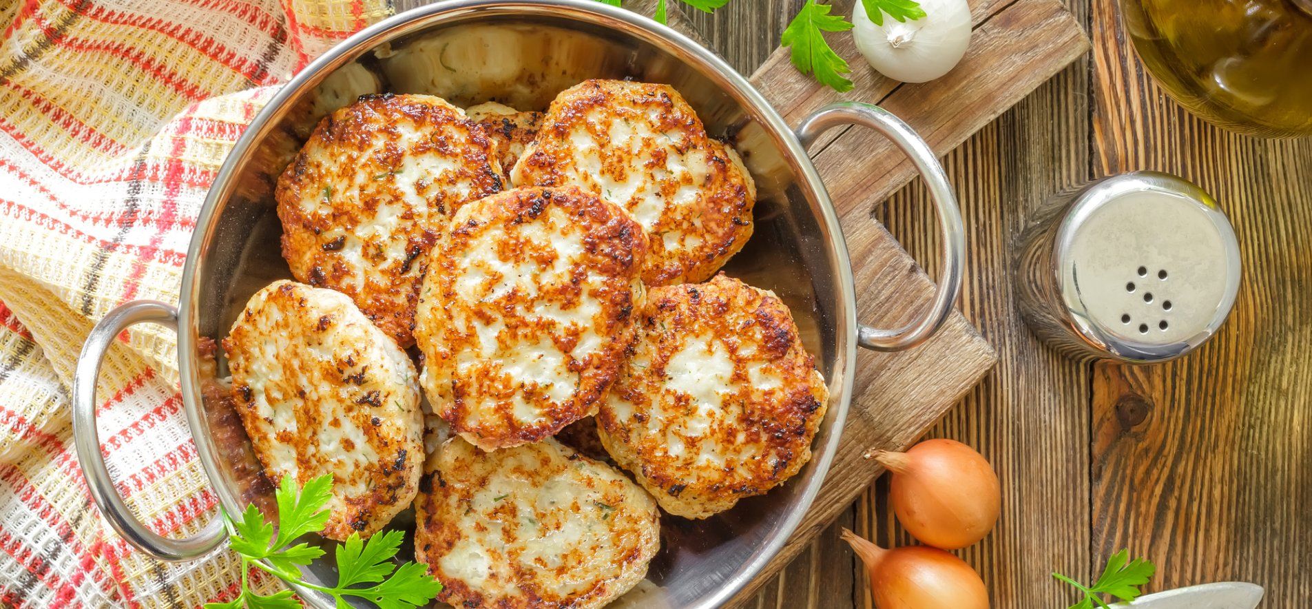 Сколько времени печь котлеты - приготовьте из курицы - простой рецепт с видео - Новини Смачно Сколько времени печь котлеты - приготовьте из курицы - простой рецепт с видео - Новини Смачно