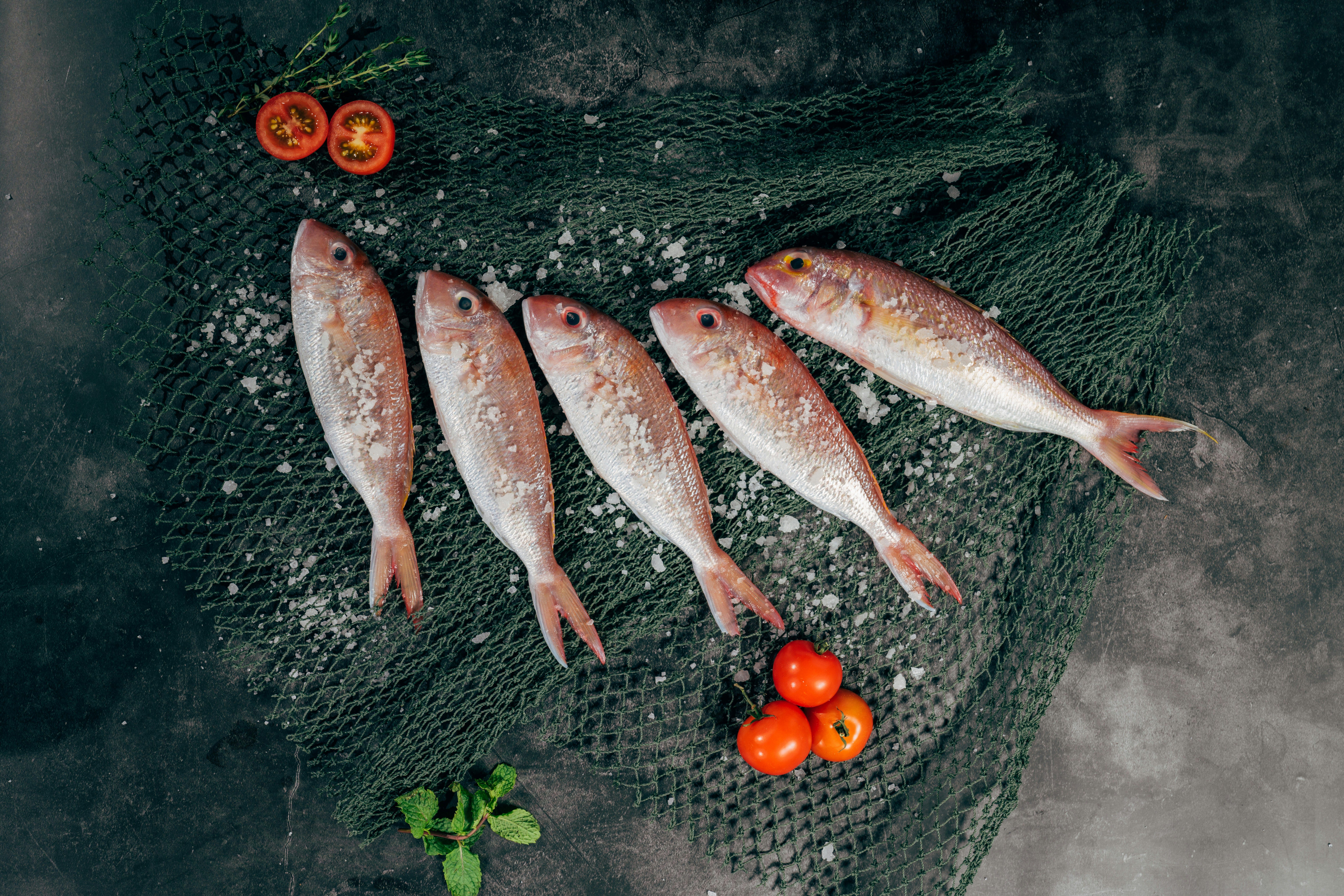Как быстро почистить рыбу – 3 хитрых и действенных способа - Новости Вкусно
