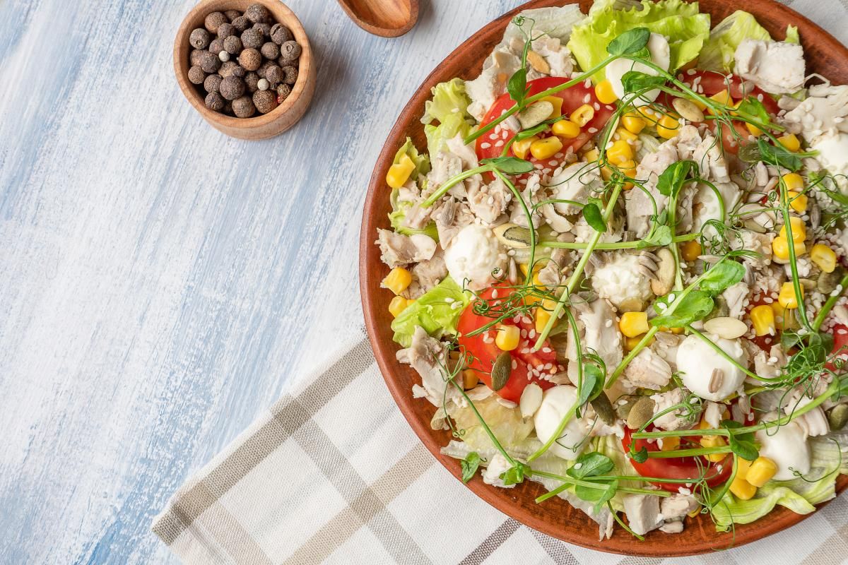Вкусный салат из пекинской капусты - приготовьте с курицей - простой рецепт - Новости Вкусно Вкусный салат из пекинской капусты - приготовьте с курицей - простой рецепт - Новости Вкусно