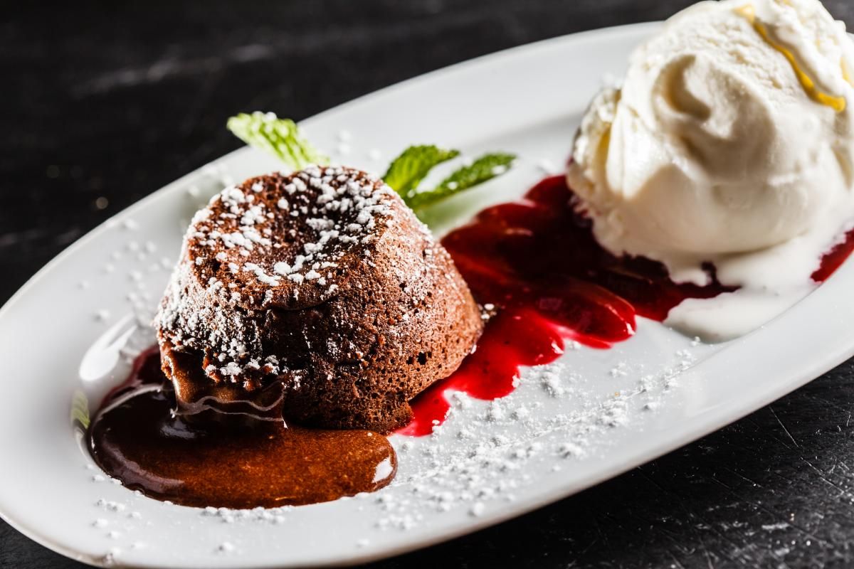 Что приготовить на День Валентина - готовим шоколадный фондан - простой рецепт - Новости Вкусно Что приготовить на День Валентина - готовим шоколадный фондан - простой рецепт - Новости Вкусно