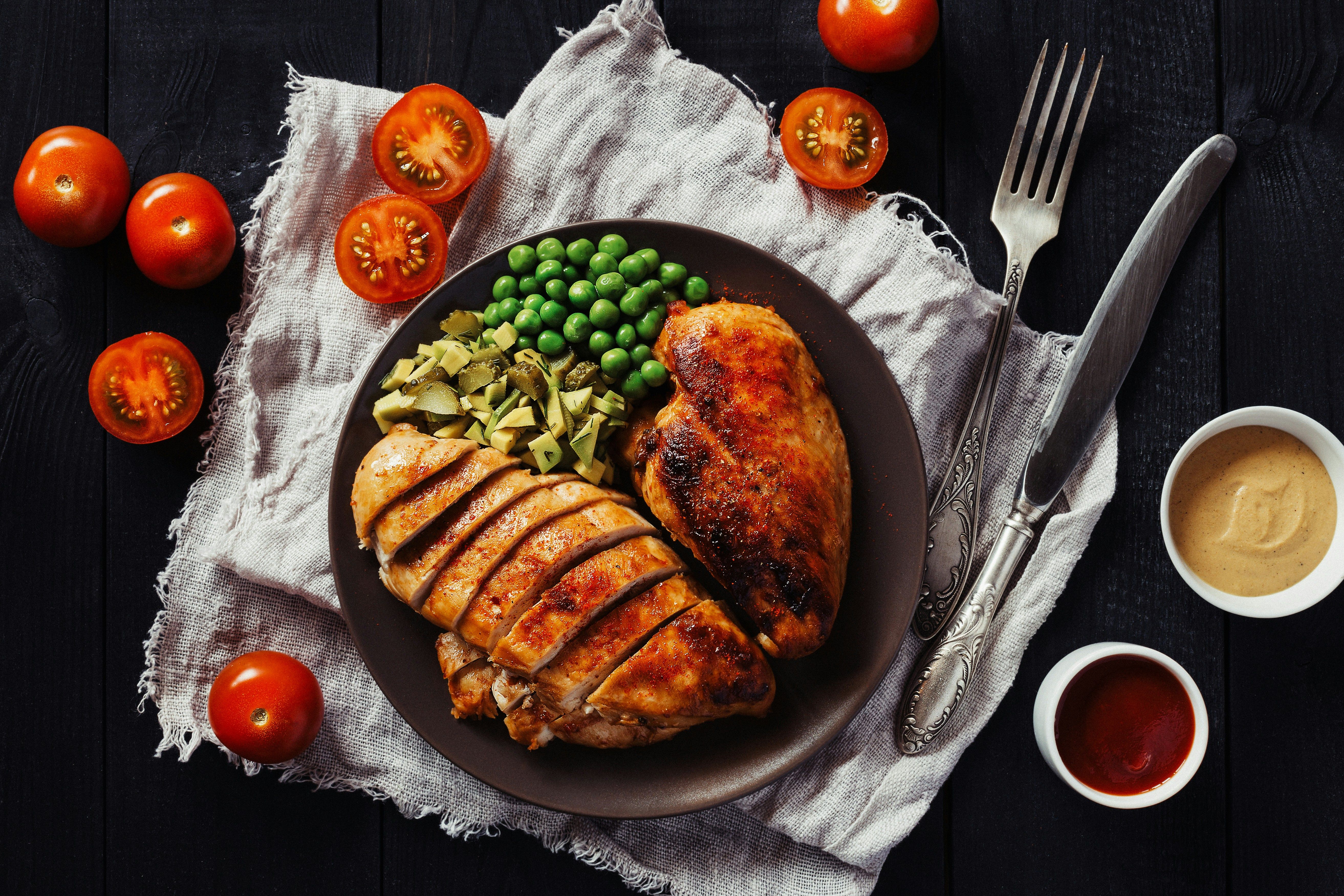 Как правильно готовить куриное филе - лайфхаки, как сделать курицу сочной - рецепт - Новости Вкусно