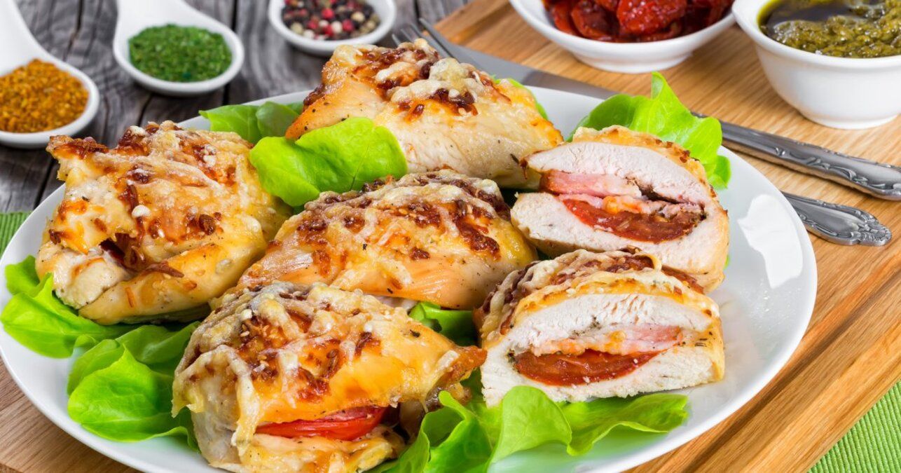 Как приготовить куриное филе - рецепт запеченного филе с сыром - Новости Вкусно Как приготовить куриное филе - рецепт запеченного филе с сыром - Новости Вкусно