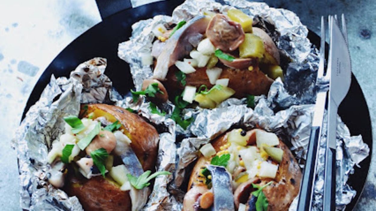 Идея простого и бюджетного ужина - приготовьте картошку с селедкой - быстрый рецепт - Новости Вкусно