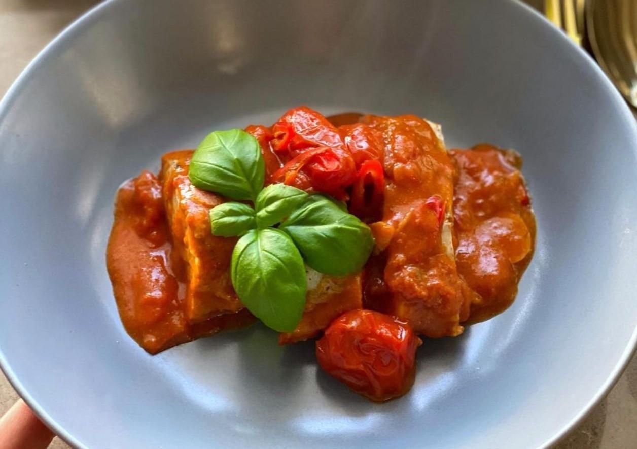 Рецепт риби з помідорами - що приготувати з тріски, хека, пангасіуса - Новини Смачно
