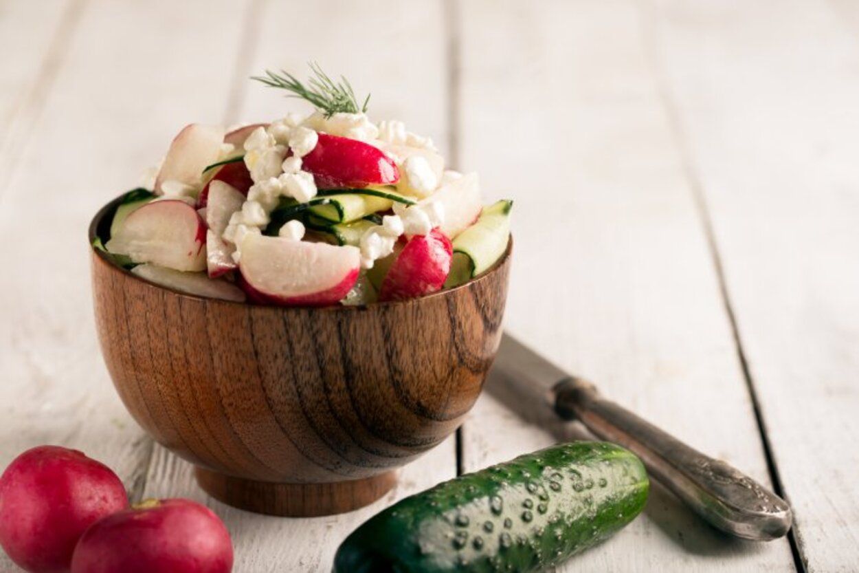 Салат Весеннее настроение с редисом - приготовьте универсальную закуску - рецепт - Новости Вкусно Салат Весеннее настроение с редисом - приготовьте универсальную закуску - рецепт - Новости Вкусно