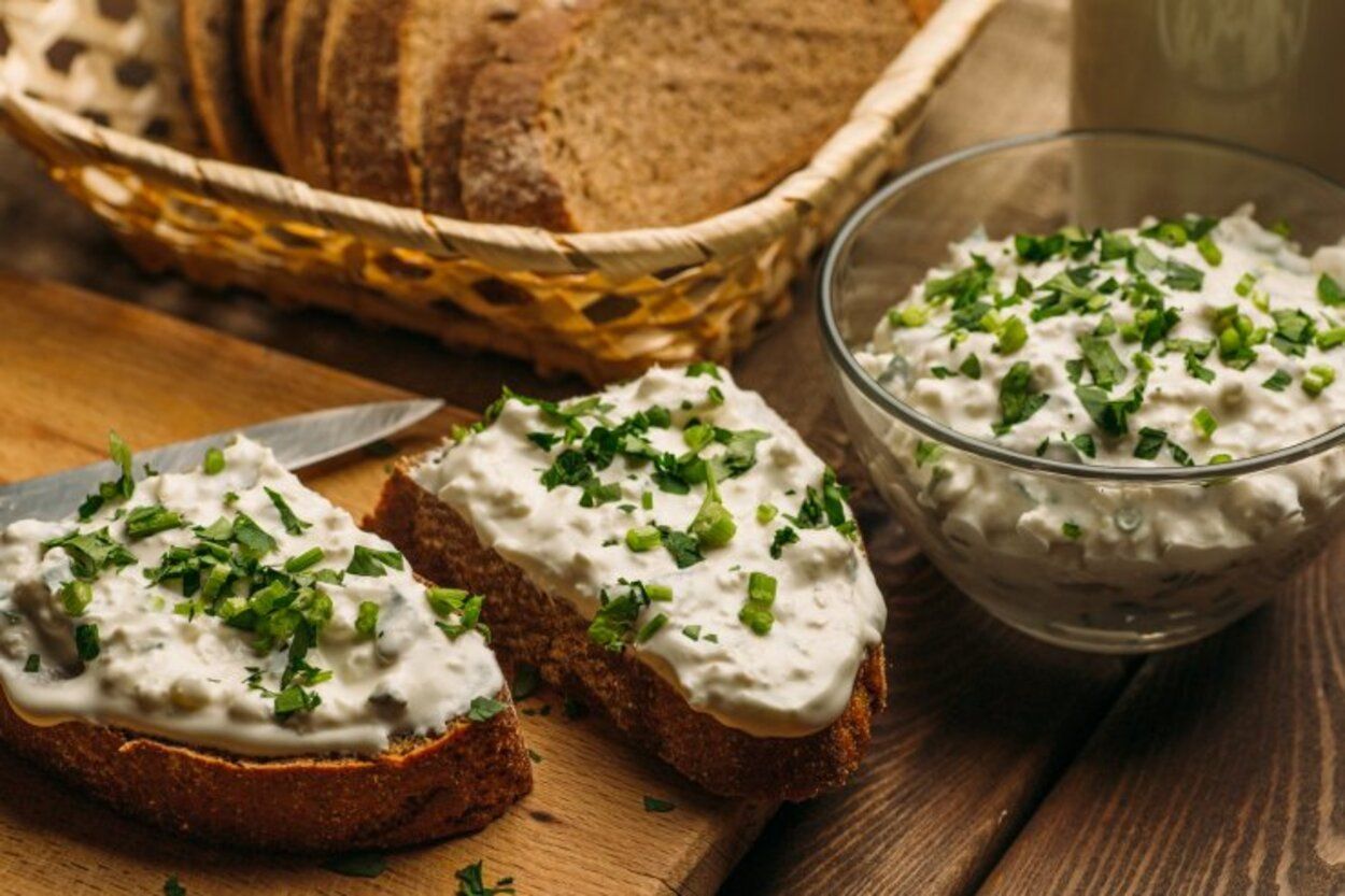 Салат Білочка - приготуйте бюджетну намазку з плавлених сирків - простий рецепт - Новини Смачно Салат Білочка - приготуйте бюджетну намазку з плавлених сирків - простий рецепт - Новини Смачно