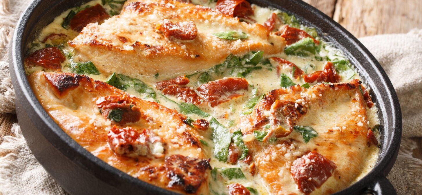 Куряче філе у вершковому соусі - приготуйте зі шпинатом - простий рецепт - Новини Смачно Куряче філе у вершковому соусі - приготуйте зі шпинатом - простий рецепт - Новини Смачно