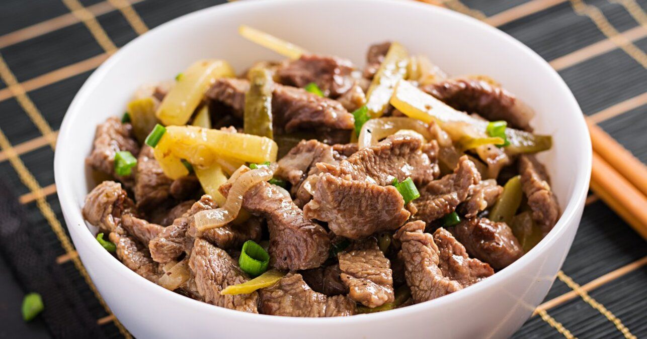 Томлена яловичина - приготуйте з глазурованими овочами - простий рецепт - Новини Смачно