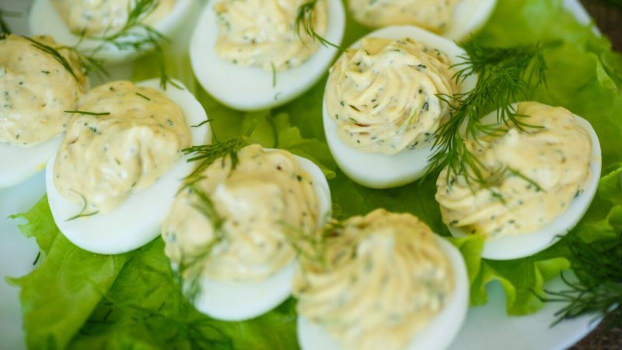 Фаршированные яйца - приготовьте на Пасху 2024 - простой рецепт - Новости Вкусно