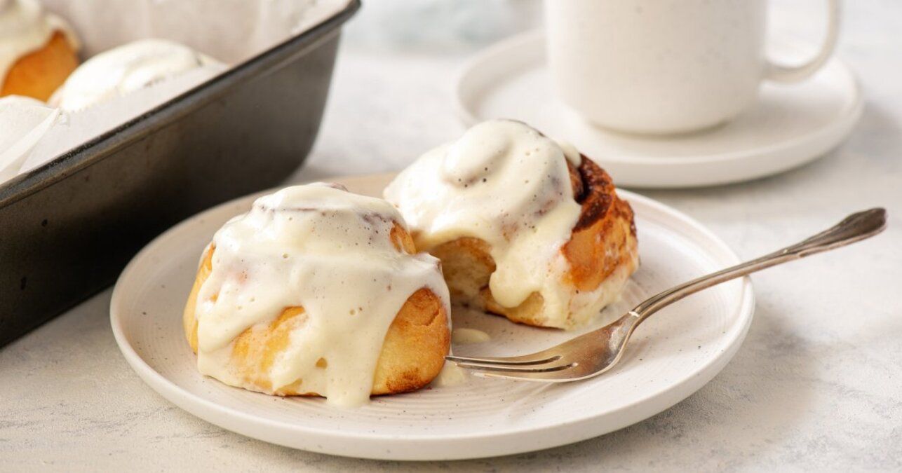 Синабоны с вишней и шоколадом -приготовьте со сливочным кремом - простой рецепт - Новости Вкусно Синабоны с вишней и шоколадом -приготовьте со сливочным кремом - простой рецепт - Новости Вкусно