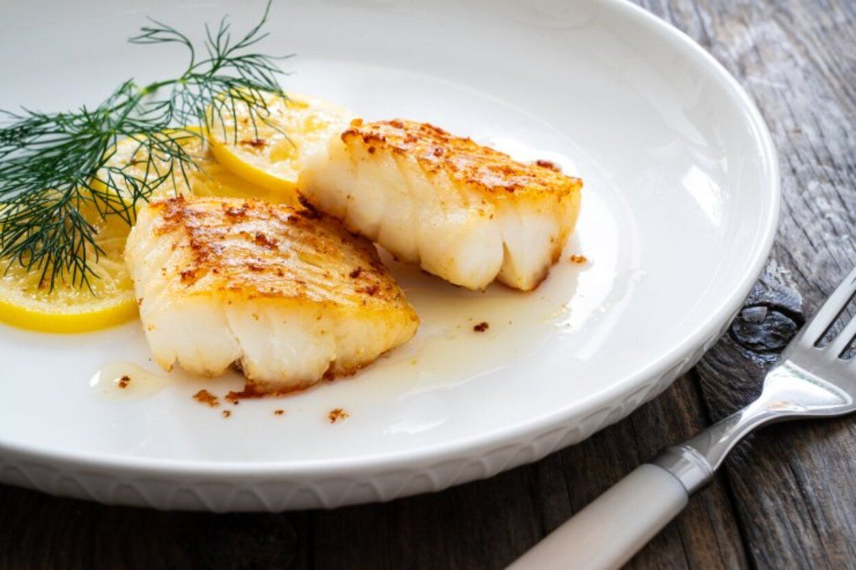 Як правильно смажити тріску - приготуйте з маслом та димоном - швидкий рецепт - Новини Смачно Як правильно смажити тріску - приготуйте з маслом та димоном - швидкий рецепт - Новини Смачно